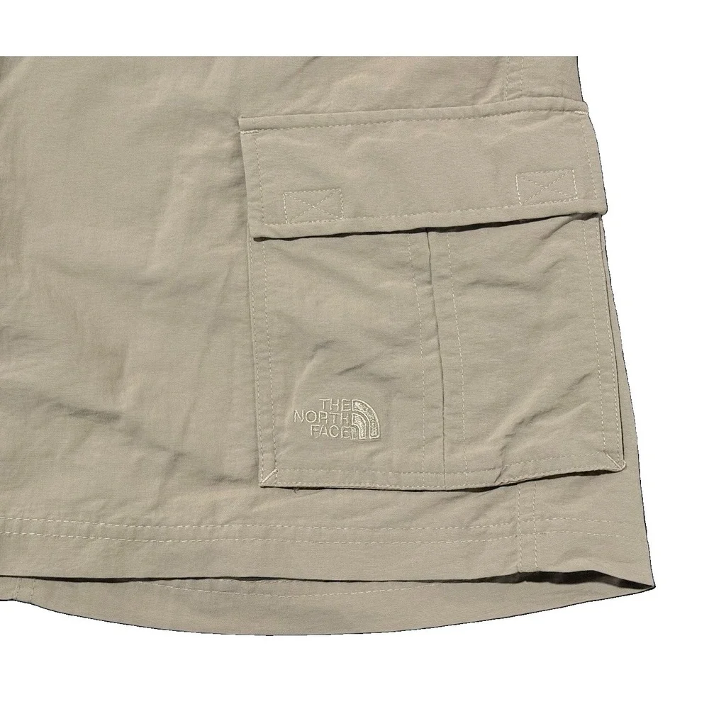 The North Face Men's Beige Cargo Shorts Elastic Waist Zip Pockets